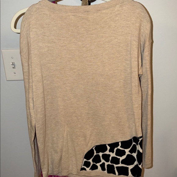 ⭐️Talbots Crewneck Giraffe Sweater⭐️ - Picture 4 of 4